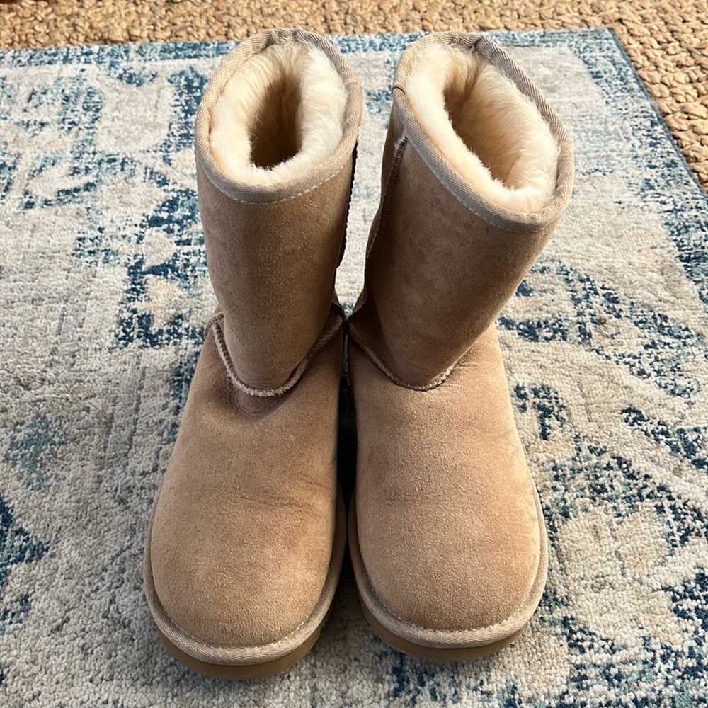 Ugg classic mid